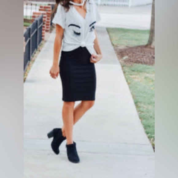 FLIRTY CBR 3D Graphic White Short Sleeve Tee - Picture 2 of 2